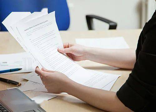 如何选择出国留学中介 费用解析与全流程服务指南